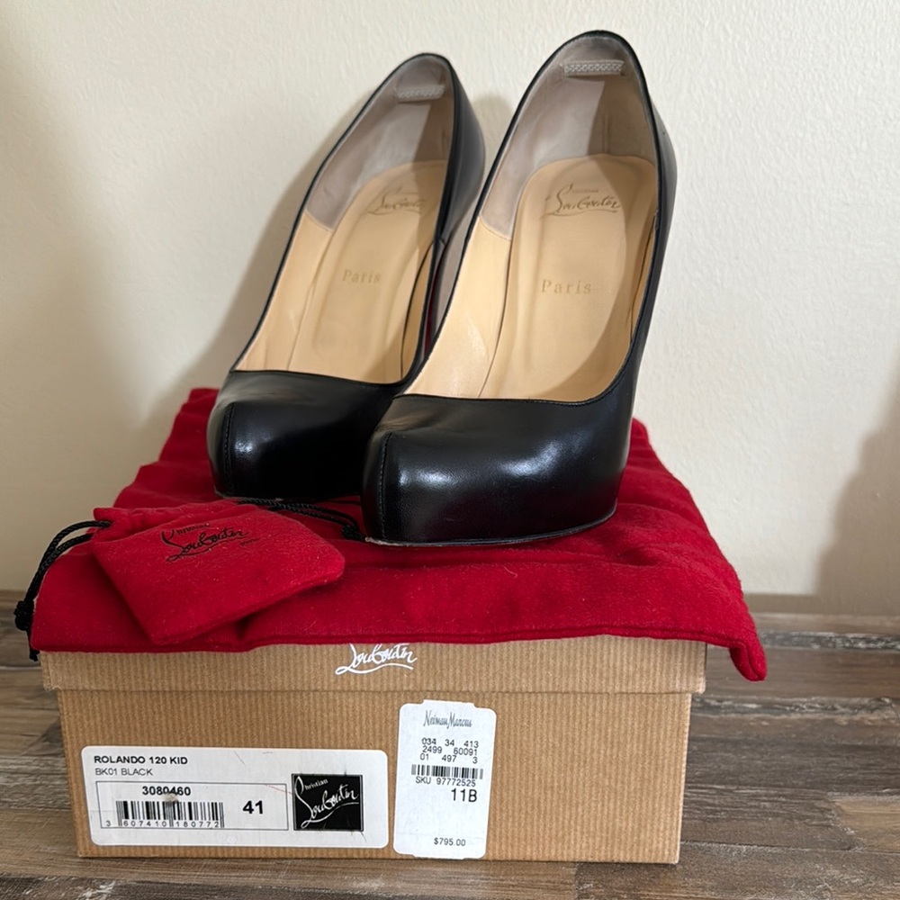 Christian Louboutin Black Heels Timeless Sophistication - Picture 2 of 4